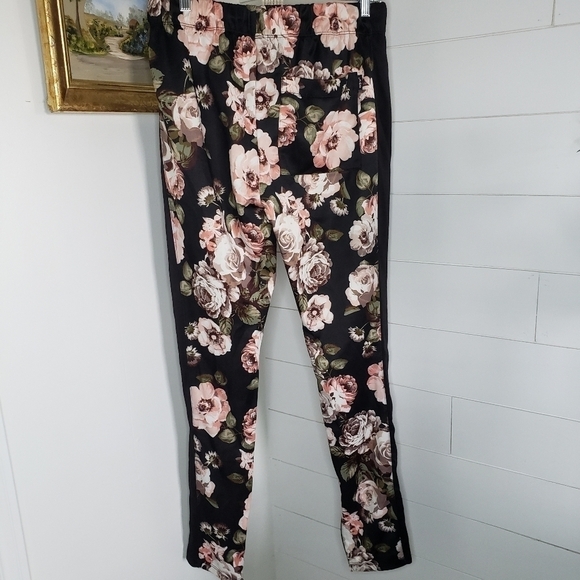 WEIV Where Everyone Is A visionary Floral Track Suit Large - Picture 9 of 11